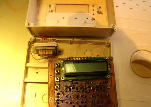 Самодельный микроконтроллерный терморегулятора с ЖКИ